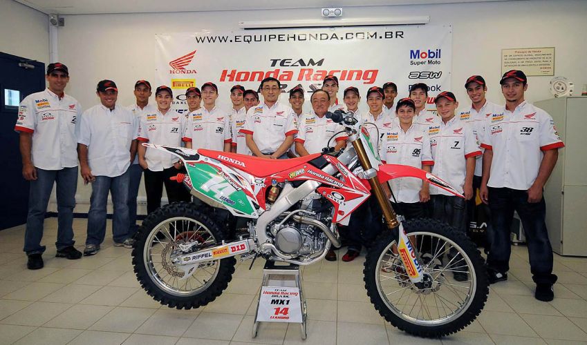 Nova Honda CRF 450L é moto de trilha para rodar na rua - UOL Carros