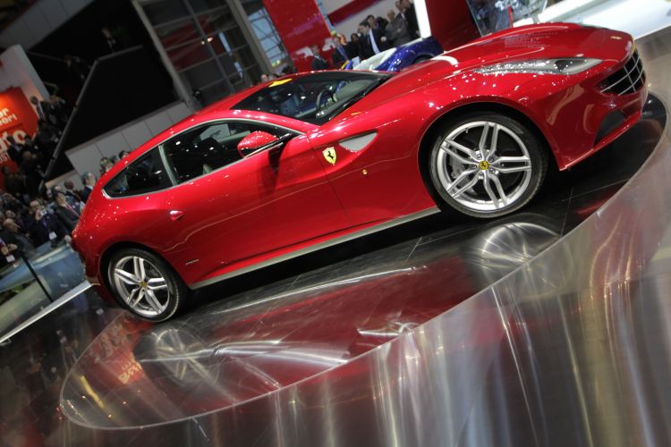 <b>Ferrari FF</b>