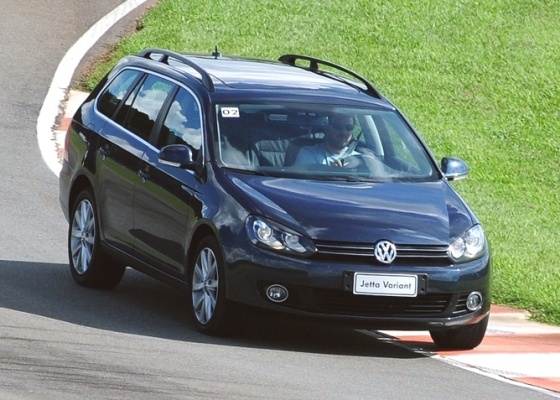 <b>Volkswagen Jetta Variant ganhou a frente do Golf 6 e ficou mais elegante</b> - Murilo Góes/UOL