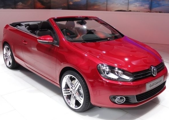 <b>Golf Cabriolet é a estrela inquestionável do estande da Volkswagen</b> - Claudio de Souza/UOL
