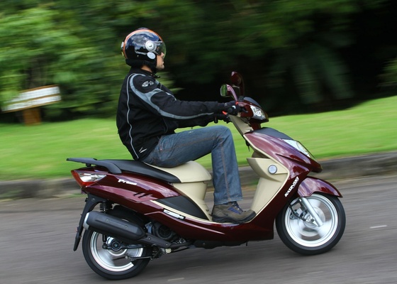 Novo scooter chega ao mercado com motor Piaggio Zongshen de 12,2 cavalos e preço competitivo: R$ 5.990,00 - Mario Villaescusa/Infomoto