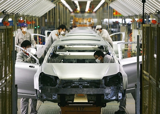 <b>Operários em linha de montagem automotiva na China: 25 milhões em 2015?</b> - AFP
