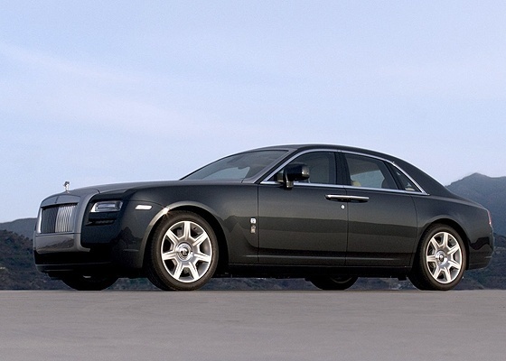 Rolls-Royce Ghost, o mais em conta da marca, deve partir de R$ 2 milhões - Divulgação