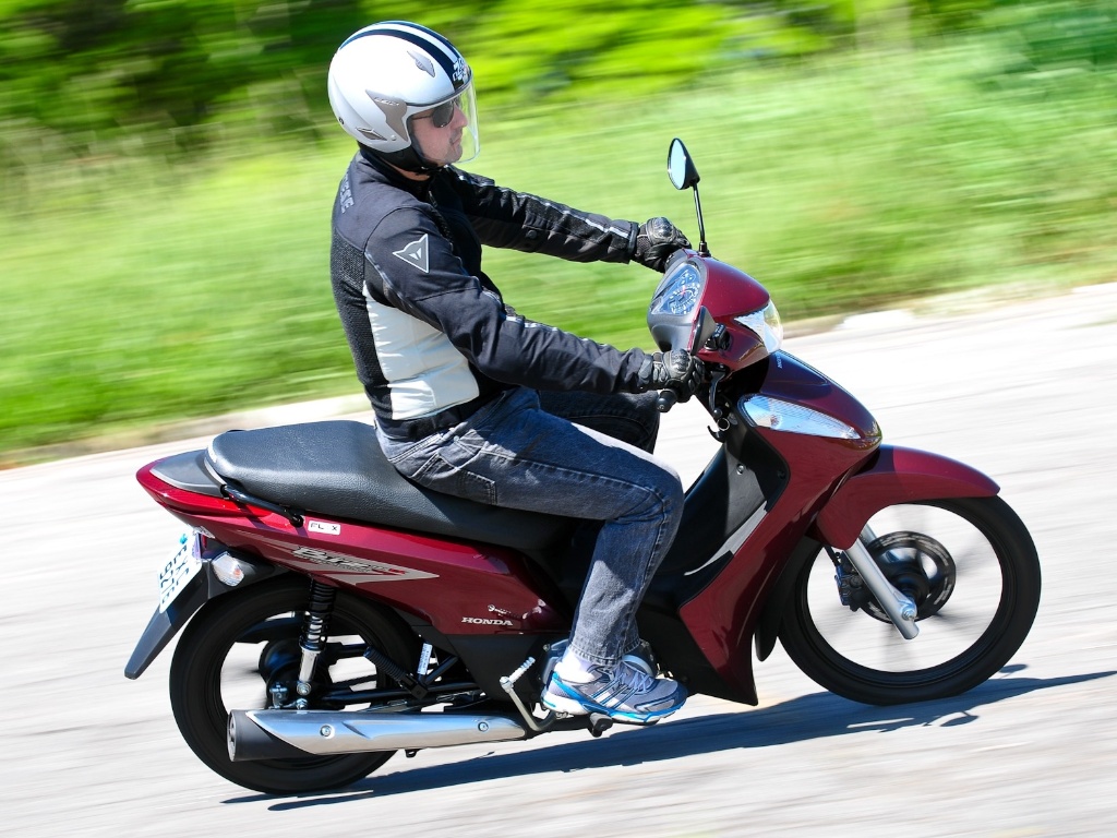 Honda Biz 125 Abusa Da Praticidade E Acaba Sendo A Queridinha Das